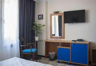 Отель Victoria Hotel Nessebar Несебр Двухместный номер с 1 кроватью или 2 отдельными кроватями-3