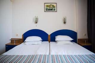 Отель Victoria Hotel Nessebar Несебр Двухместный номер с 1 кроватью или 2 отдельными кроватями-7