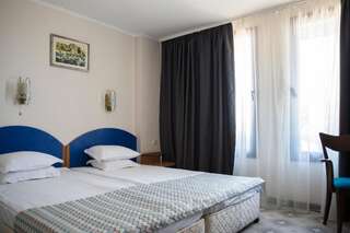 Отель Victoria Hotel Nessebar Несебр Двухместный номер с 1 кроватью или 2 отдельными кроватями-9